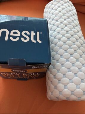 NEST Fragrances White Hexagon Pattern Neck Roll Pillow
